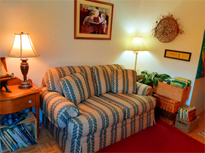 Image: Lori Office Right